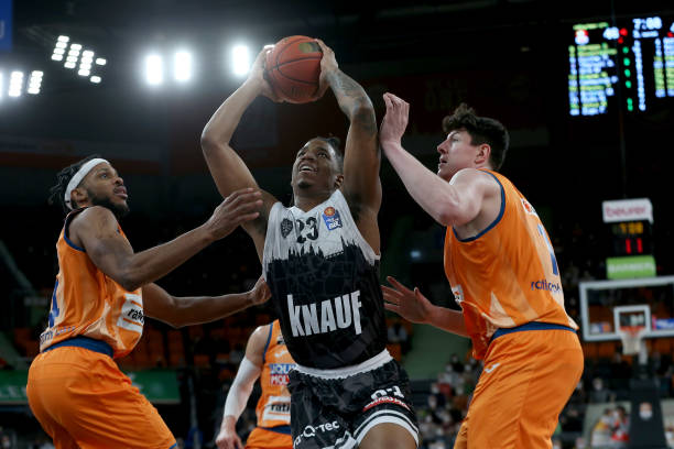 为替补阵容 为替补阵容