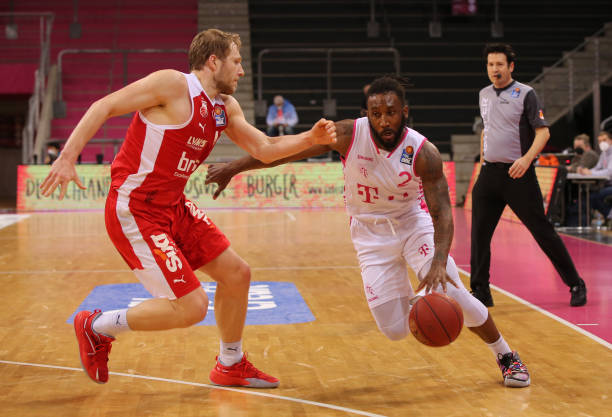 官方：马竞与21岁后卫哈勒哈勒终止合同；据悉球员将前往比甲